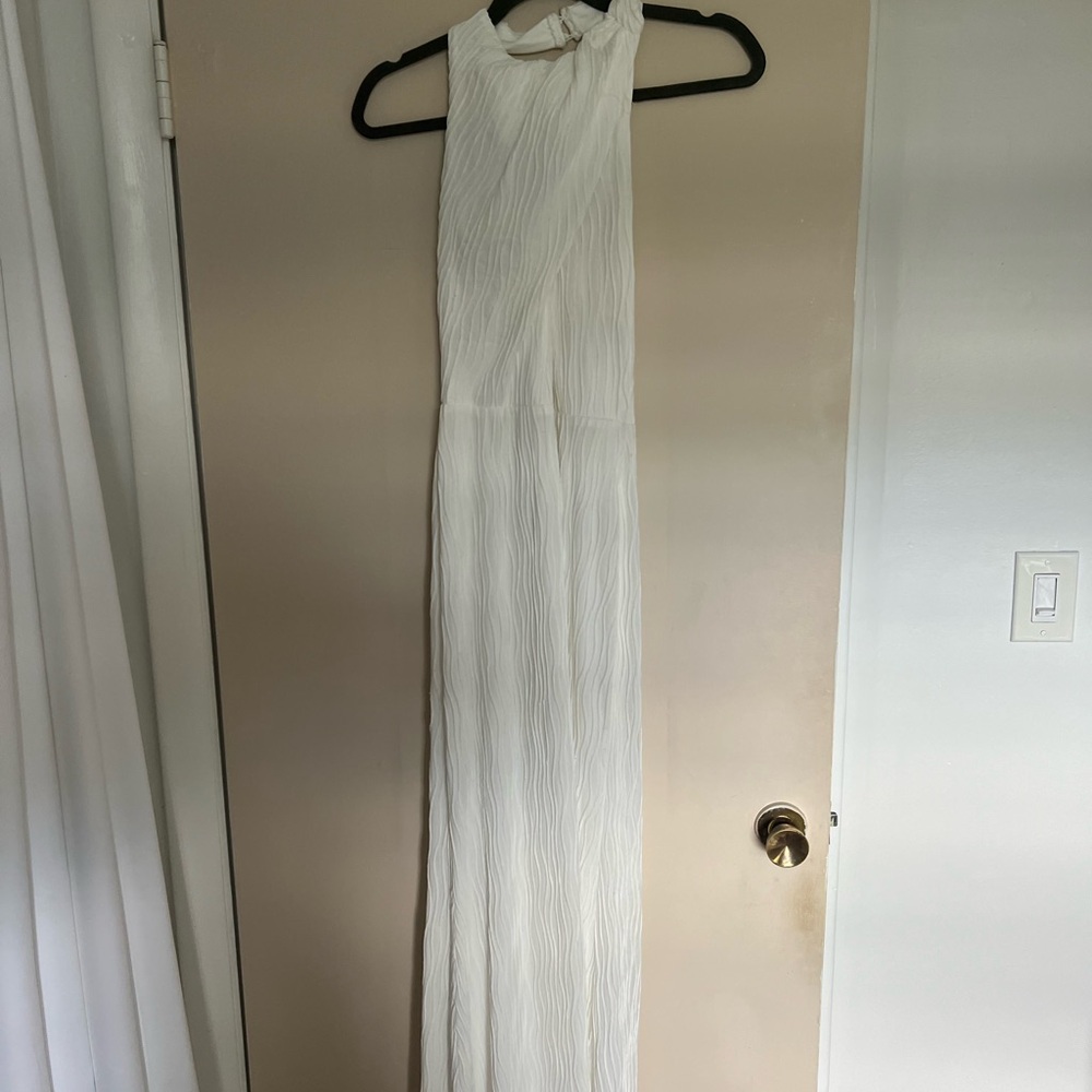 Elegant White Sleeveless Maxi Dress